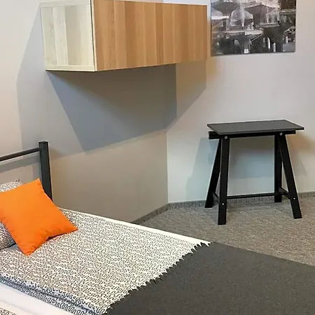 Hostal Center *
