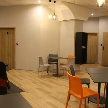 Auberge de jeunesse Center *
